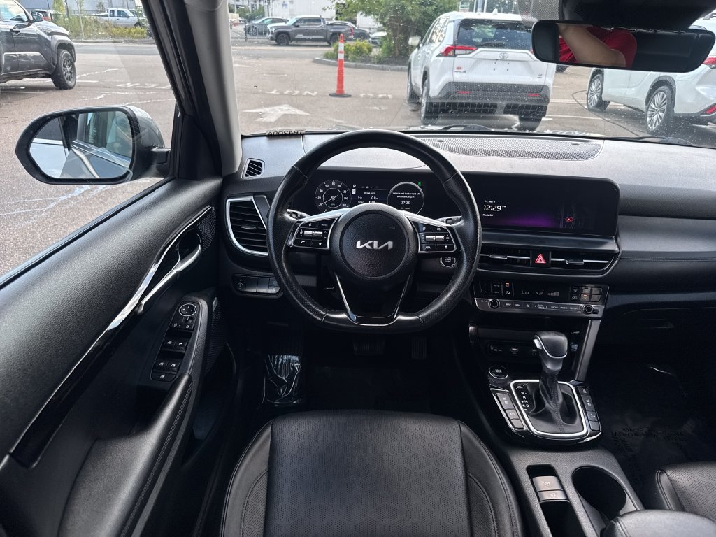 Used 2024 Kia Seltos SX w/ SX Sunroof Package AWD/4WD image 13