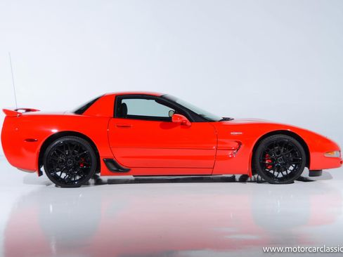 Used 2001 Chevrolet Corvette Z06 w/ Memory Pkg image 8