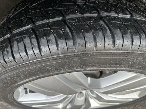 Used 2019 Volkswagen Atlas SEL image 3