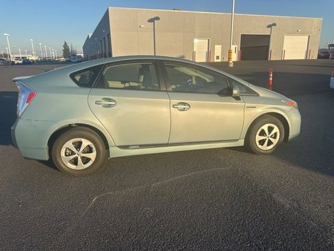 Used 2015 Toyota Prius Two image 5