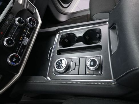 Used 2023 Ford Expedition XL AWD/4WD image 23