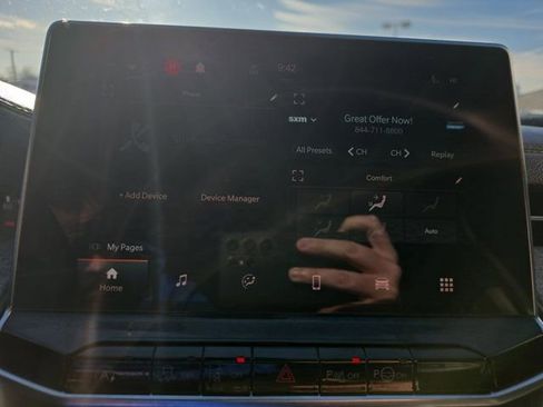 Used 2023 Jeep Compass Latitude image 29