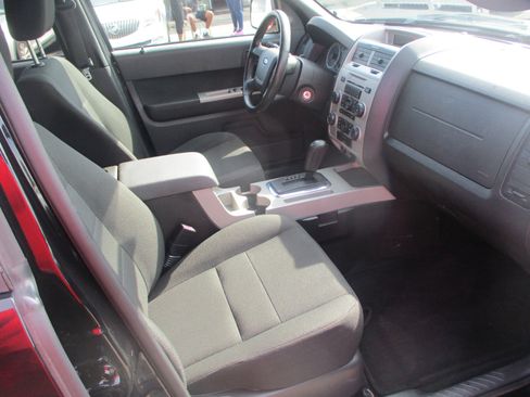 Used 2009 Ford Escape XLT image 8