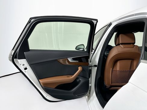 Used 2023 Audi A4 2.0T Premium w/ Convenience Package image 27