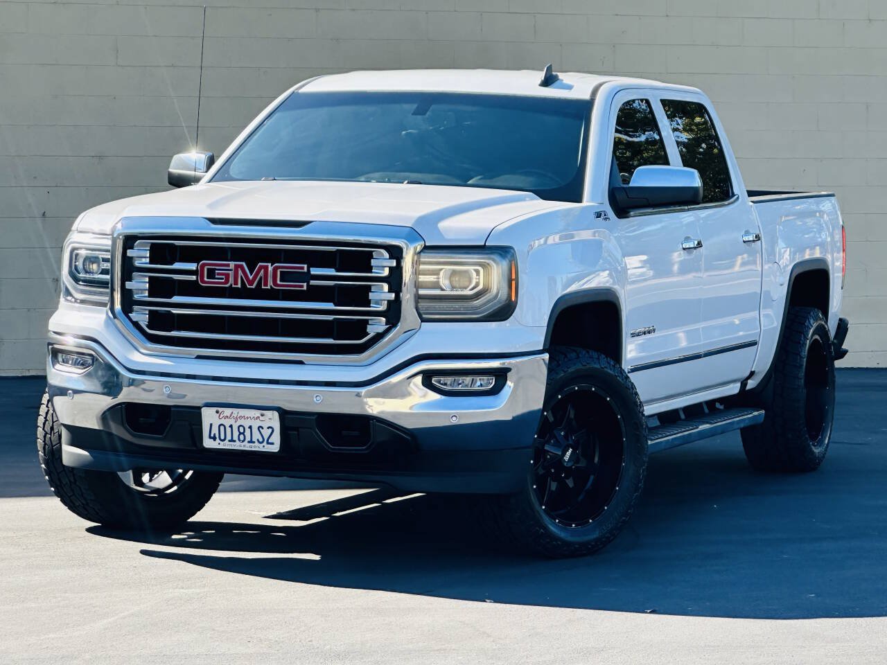 Used 2016 GMC Sierra 1500 SLT w/ SLT Preferred Package AWD/4WD image 4