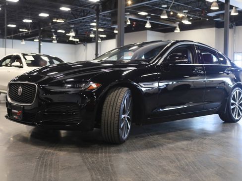 Used 2020 Jaguar XE S image 3