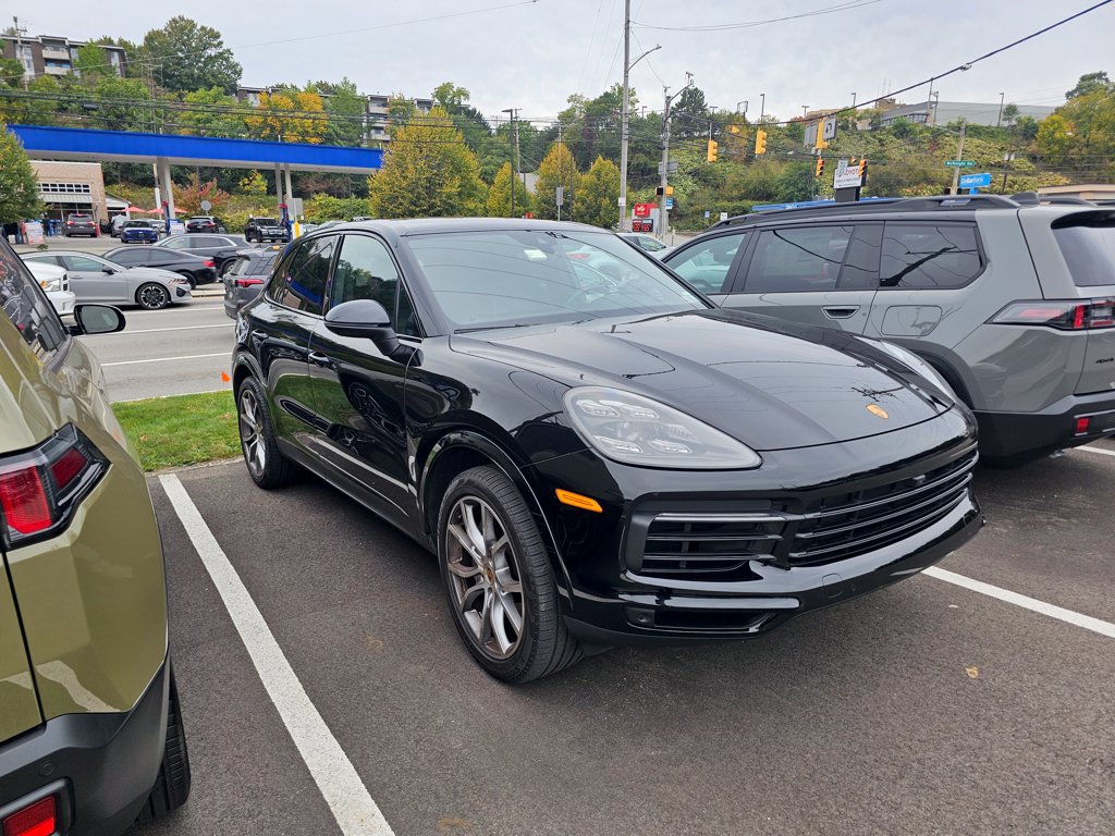 Used 2019 Porsche Cayenne S AWD/4WD image 1