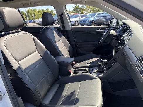 Used 2018 Volkswagen Tiguan SEL w/ 3rd Row Seat Package image 35
