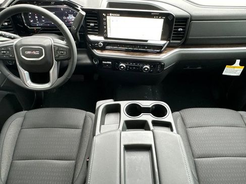 New 2025 GMC Sierra 1500 SLE image 11