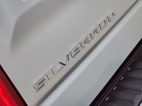 Used 2022 Chevrolet Silverado 1500 RST AWD/4WD image 23