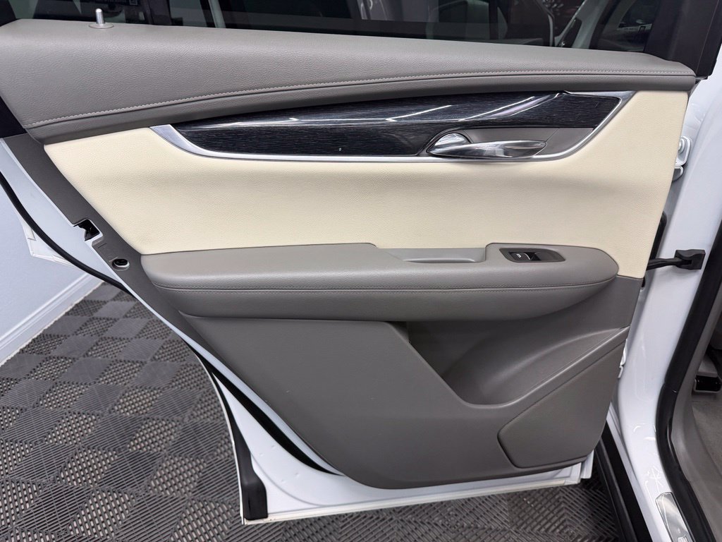 Used 2020 Cadillac XT6 Premium Luxury FWD image 41