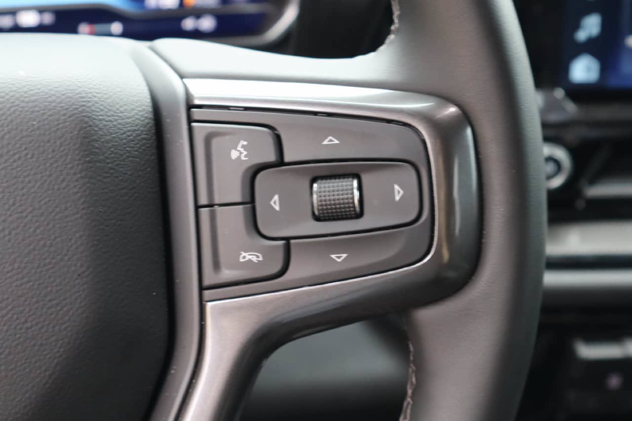 Used 2025 Chevrolet Silverado 2500 ZR2 w/ Technology Package AWD/4WD image 25