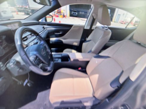 Used 2020 Lexus ES 350 w/ Premium Package FWD image 3