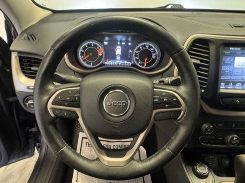 Used 2018 Jeep Cherokee Limited AWD/4WD image 14