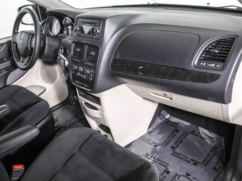 Used 2017 Dodge Grand Caravan SE w/ Power Window Group FWD image 40