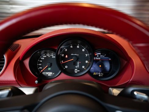 Certified 2021 Porsche 718 Boxster RWD image 15
