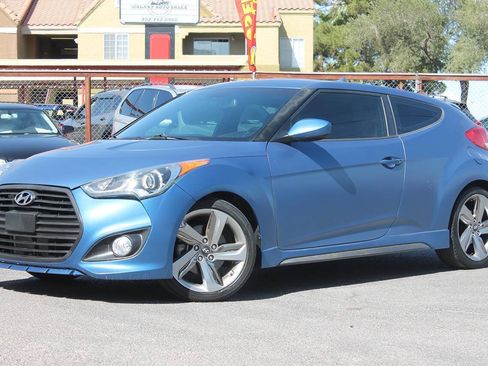 Used 2016 Hyundai Veloster Rally Edition FWD image 3