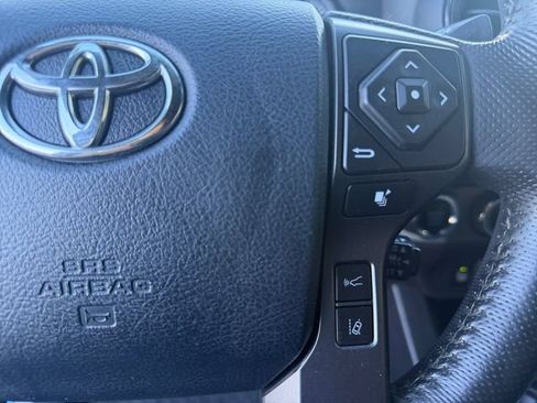 Used 2018 Toyota Tacoma TRD Sport w/ Technology Package AWD/4WD image 32