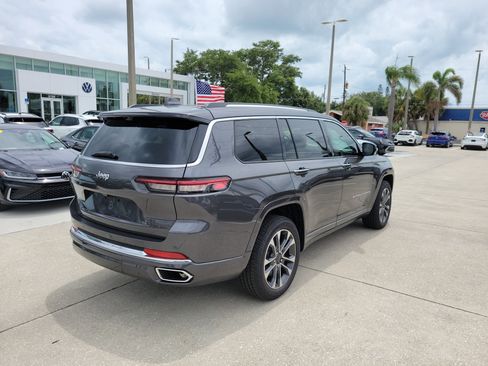 Used 2021 Jeep Grand Cherokee L Overland w/ Luxury Tech Group IV RWD image 4
