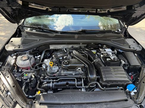 Used 2025 Volkswagen Jetta SE image 25