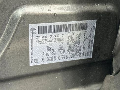 Used 2025 Nissan Rogue SV FWD image 40