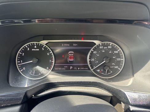 Used 2024 Nissan Pathfinder SV AWD/4WD image 7