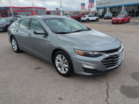 Used 2024 Chevrolet Malibu LT image 2