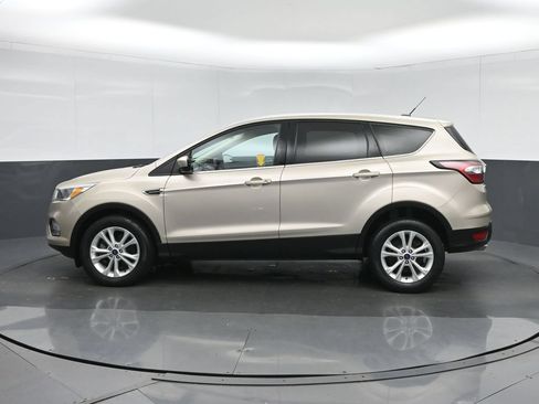 Used 2017 Ford Escape SE AWD/4WD image 4