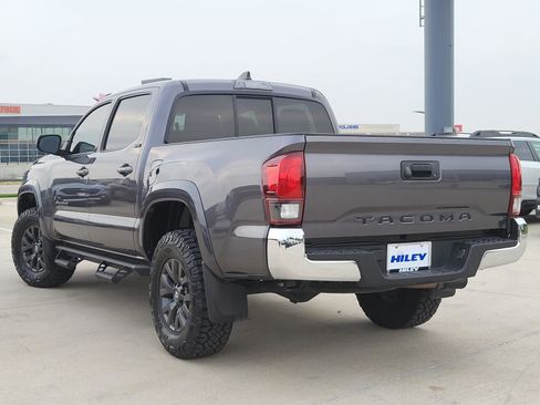 Used 2021 Toyota Tacoma SR5 w/ SR5 Appearance Package (SM) RWD image 3