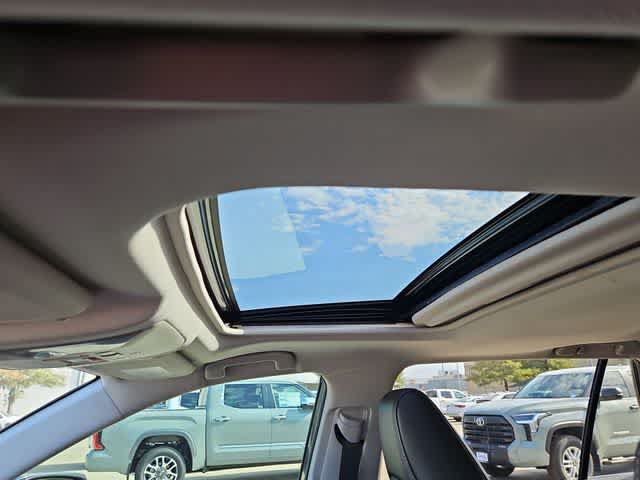 Used 2021 Toyota RAV4 Limited FWD image 16