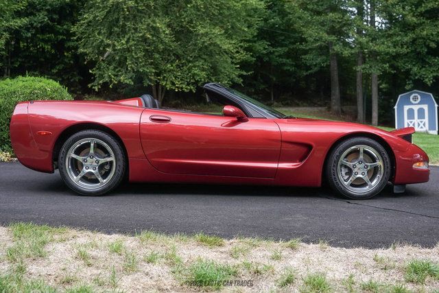 Used 2004 Chevrolet Corvette Convertible w/ Preferred Equipment Group RWD image 9