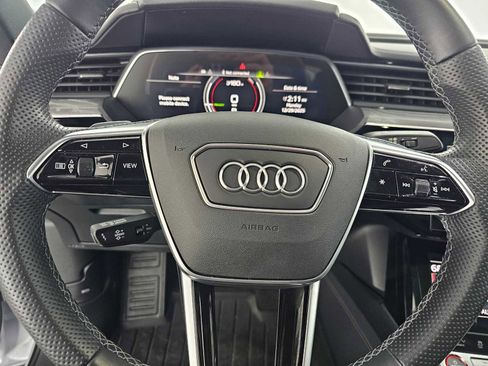 Used 2022 Audi e-tron S Prestige image 23