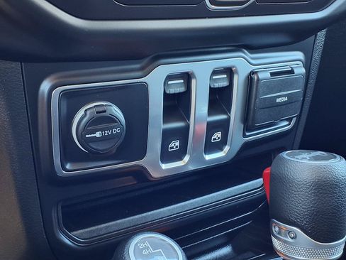 Used 2020 Jeep Wrangler Sport AWD/4WD image 11