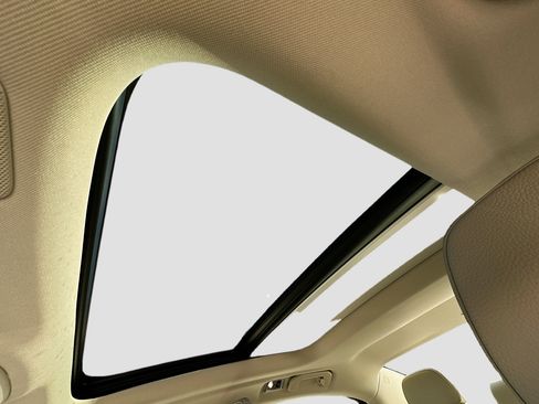 Used 2022 Volvo S60 B5 Inscription image 19