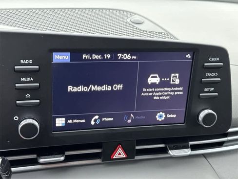 Used 2023 Hyundai Elantra SEL image 15