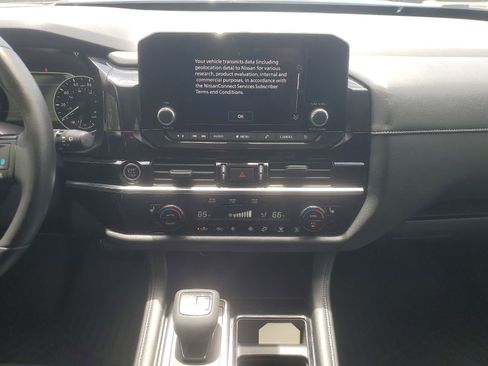 Used 2023 Nissan Pathfinder SV FWD image 13