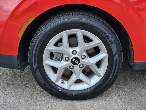 Used 2021 Kia Soul S image 9