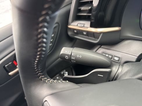 Certified 2024 Toyota Crown Platinum image 21