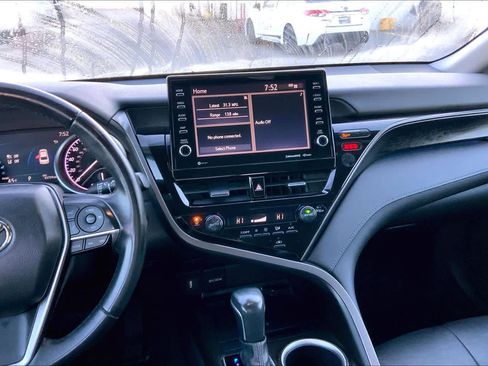 Used 2024 Toyota Camry XLE image 7