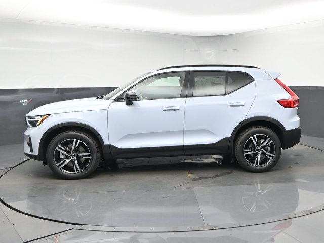 New 2026 Volvo XC40 B4 Core w/ Protection Package Premier FWD image 4