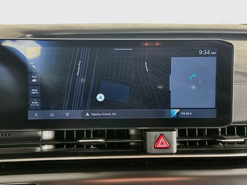 Used 2025 Kia Carnival FWD image 22