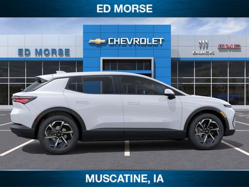 New 2026 Chevrolet Equinox EV LT image 5