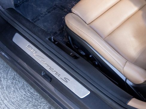 Used 2020 Porsche 911 Carrera S image 32