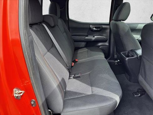 Used 2017 Toyota Tacoma TRD Off-Road image 19