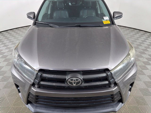 Used 2019 Toyota Highlander SE FWD image 5