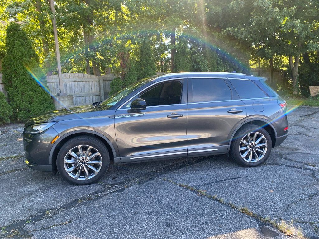 Used 2020 Lincoln Corsair AWD w/ Premium Package image 2