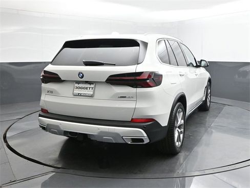 New 2026 BMW X5 xDrive40i w/ Parking Assistance Package image 11