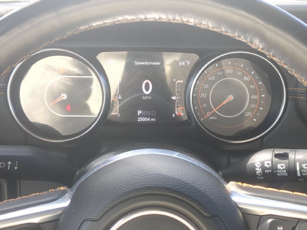 Used 2022 Jeep Wrangler Unlimited Sahara AWD/4WD image 17