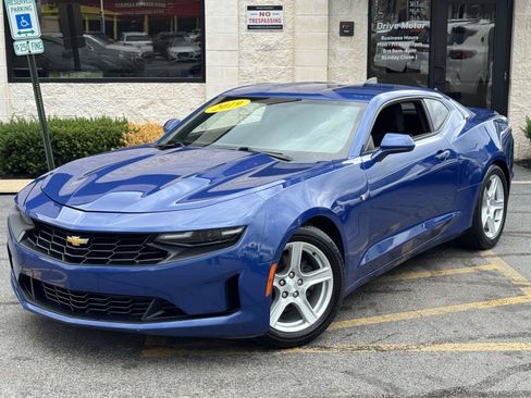 Used 2019 Chevrolet Camaro LT RWD image 4