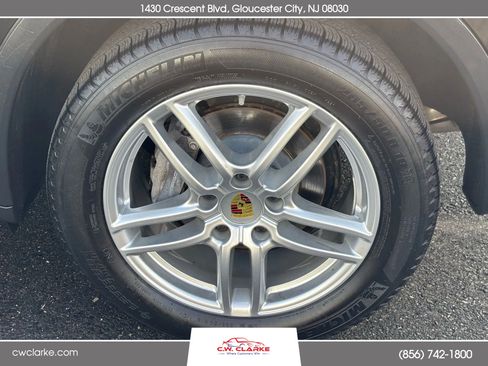 Used 2018 Porsche Cayenne image 30